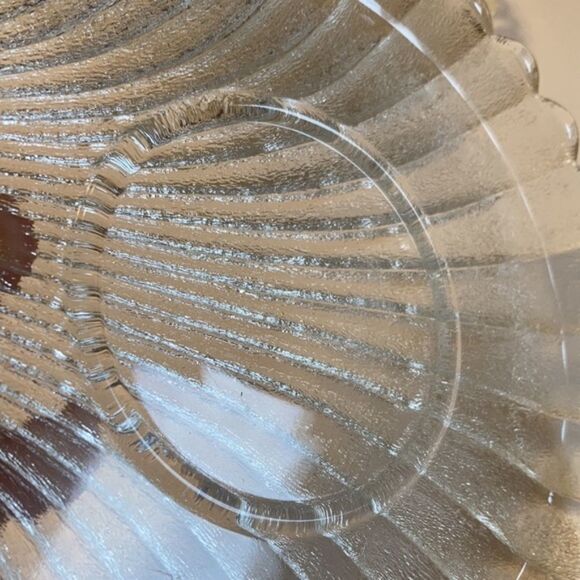 Vintage Small 7.5" Clear Glass Shell Plates Set 2 Boho Nautical Coastal - Picture 4 of 5